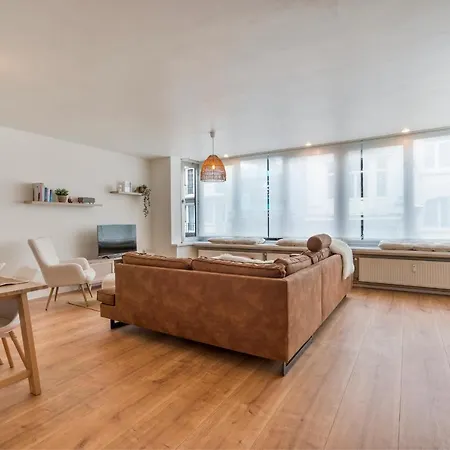 Ruim En Warm In De Winkelstraat Apartman *