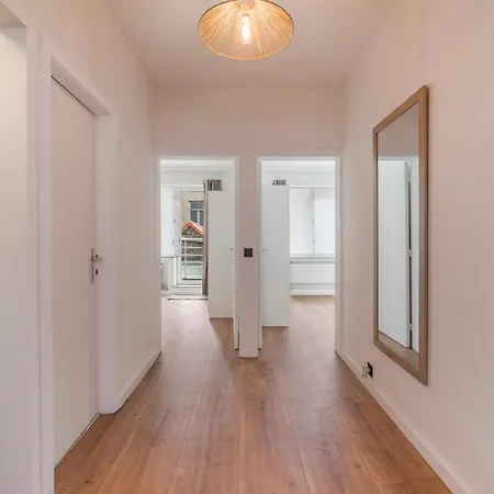 Ruim En Warm In De Winkelstraat * Остенде